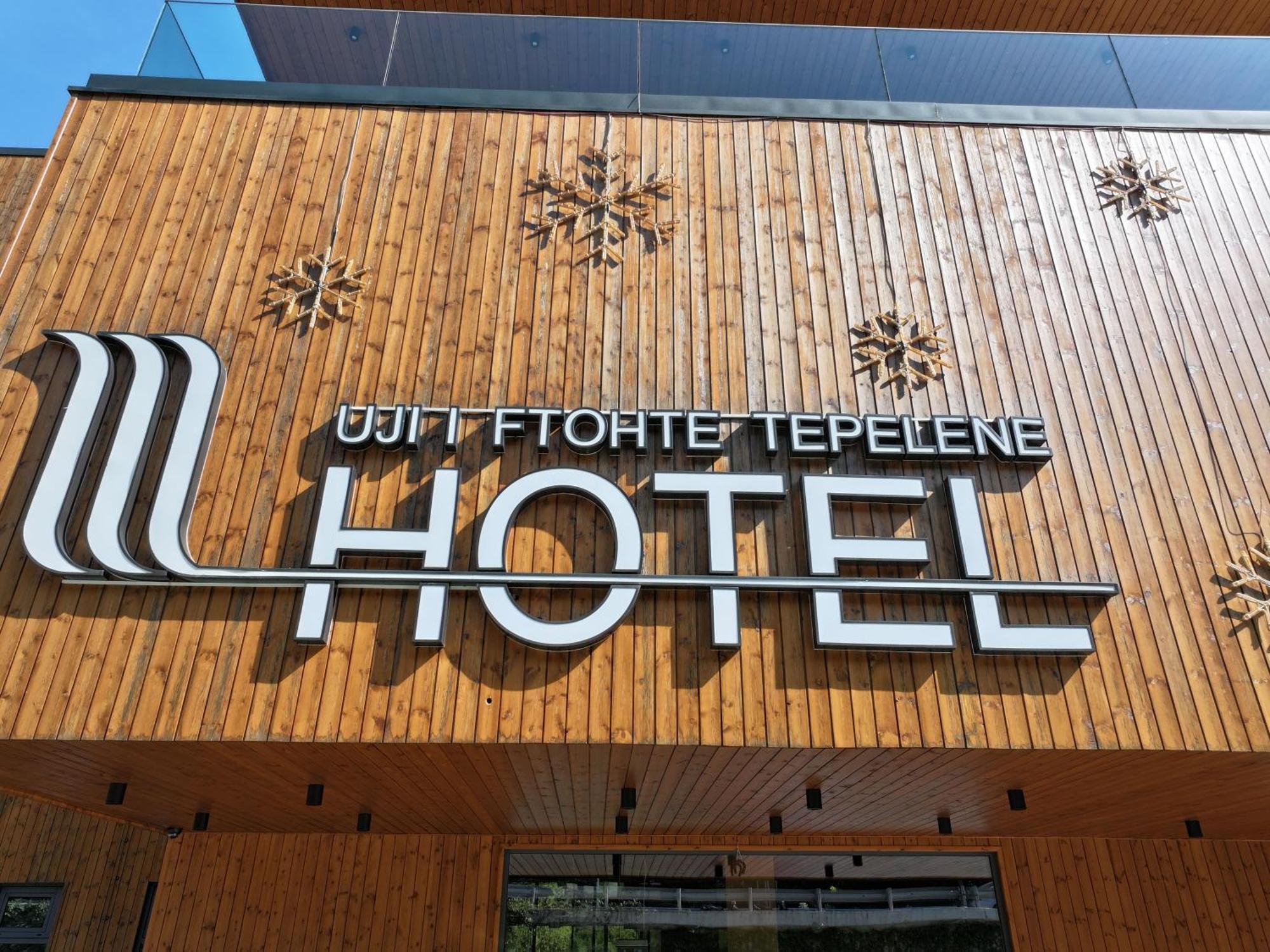 Hotel Uji Ftohte Tepelene Exterior foto