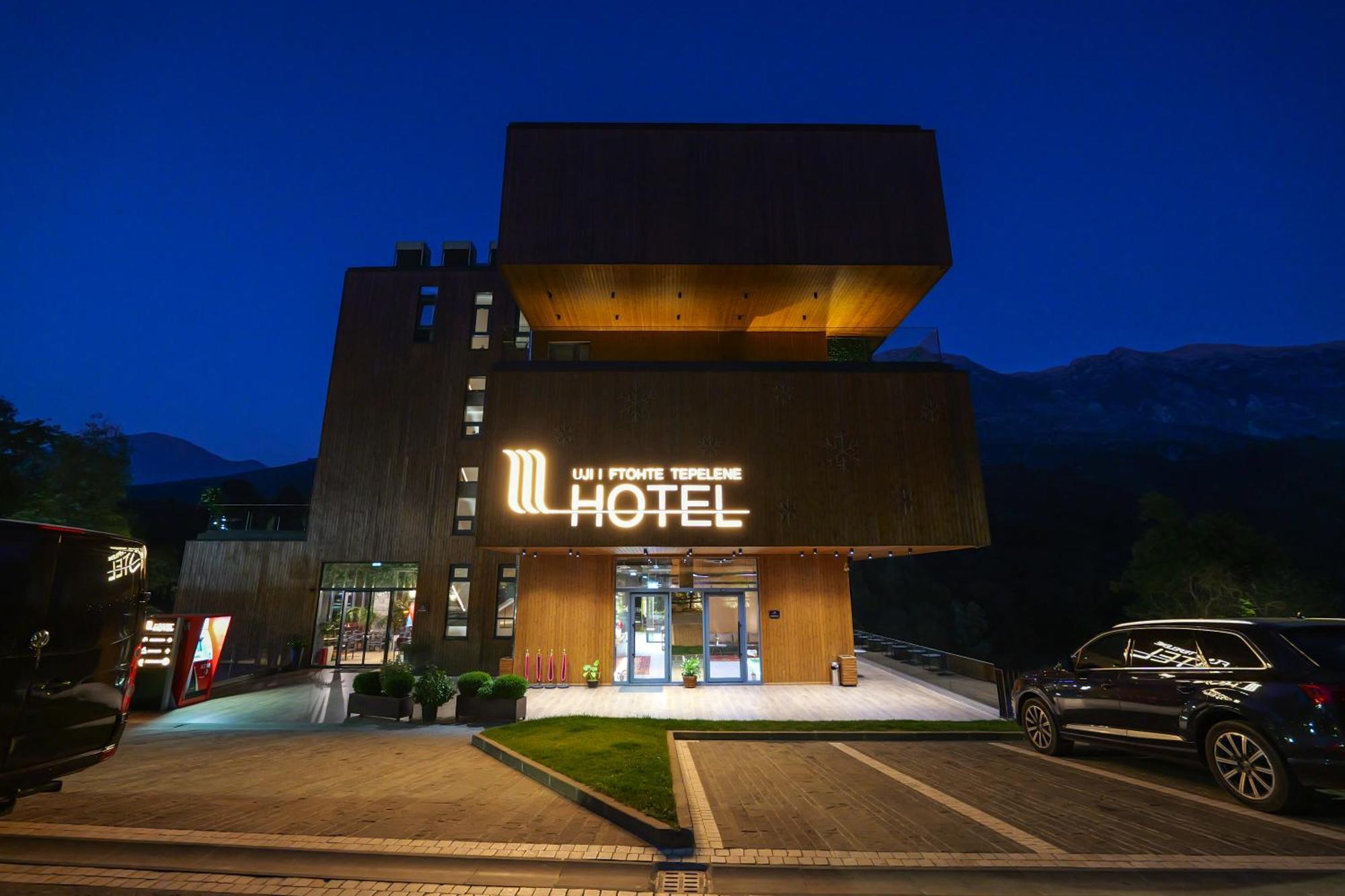 Hotel Uji Ftohte Tepelene Exterior foto