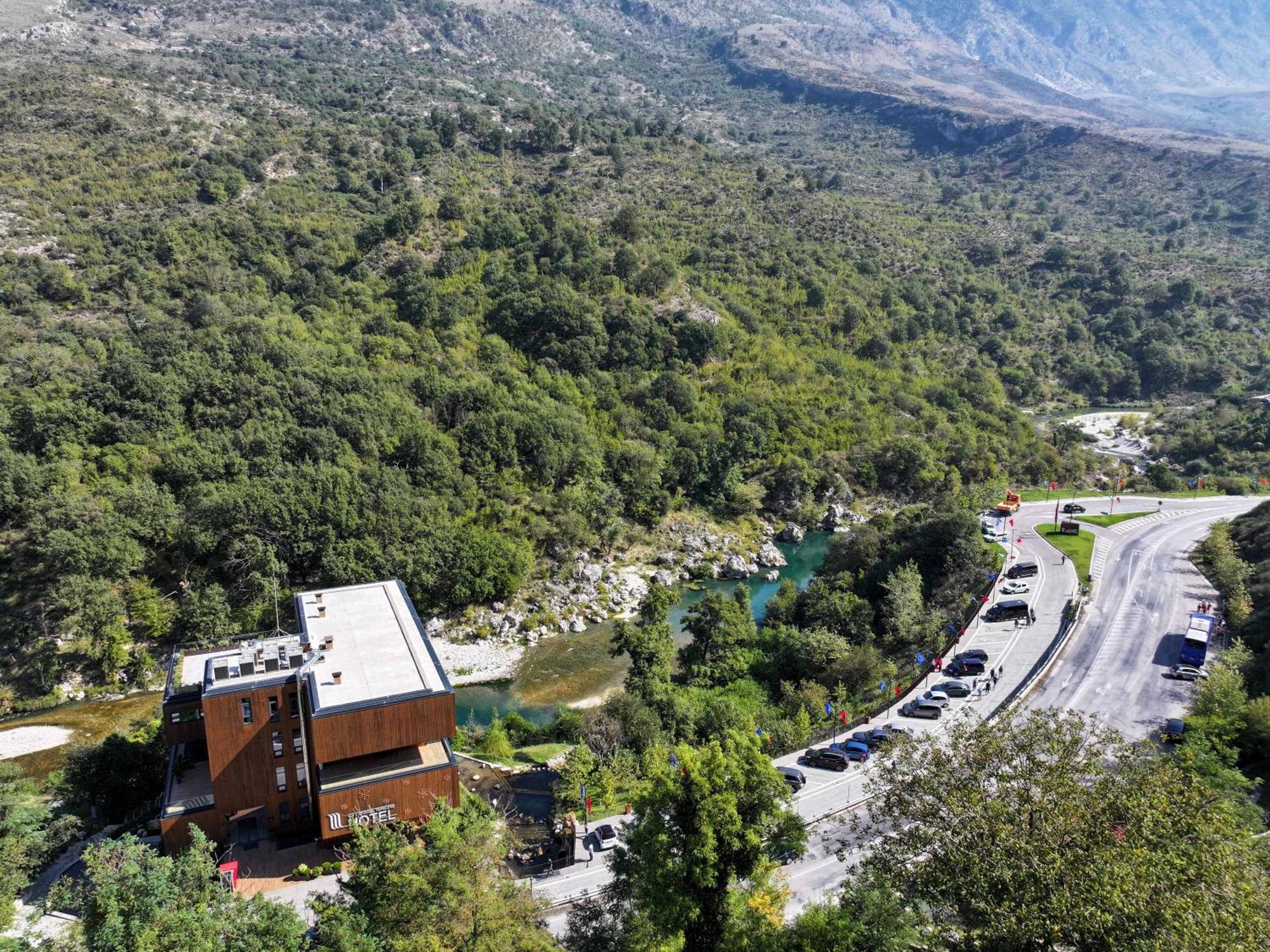 Hotel Uji Ftohte Tepelene Exterior foto